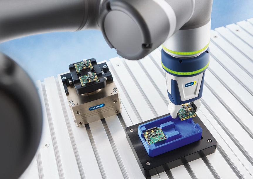 PLUG & WORK ─ NOW ALSO AVAILABLE FOR COBOTS FROM OMRON AND FANUC